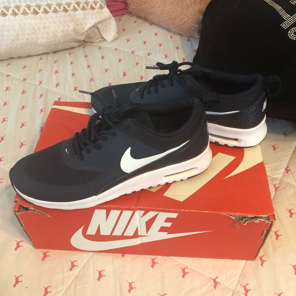 Navy Blue Nike Shoes